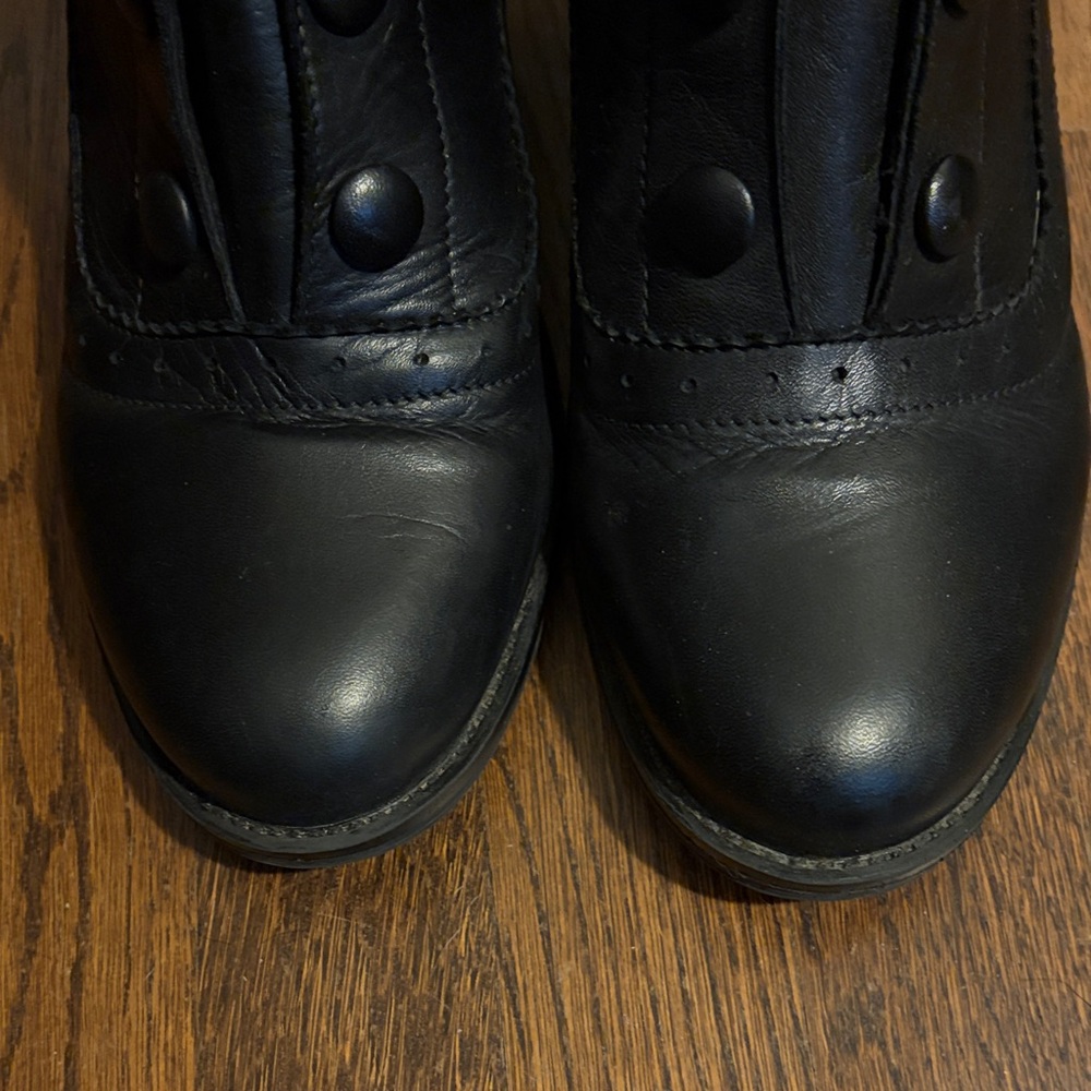 Miz Mooz Black Leather Jozie Ankle Boots with button detail, size 39 (us 8.5) - Picture 8 of 12